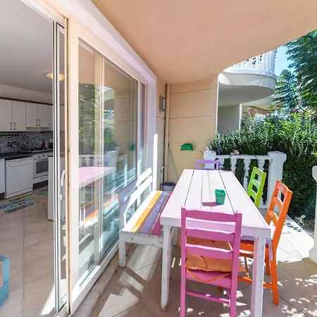 Charming And Peaceful Villa With Shared Pool In Milas Vilă *